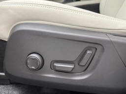 Volvo XC40 Plus B5 AWD 2026