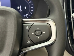 Volvo XC40 Plus B5 AWD 2026