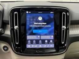 Volvo XC40 Plus B5 AWD 2026