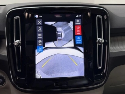 Volvo XC40 Plus B5 AWD 2026