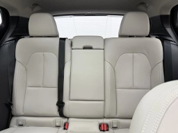 Volvo XC40 Plus B5 AWD 2026