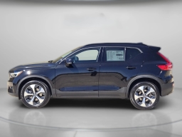 Volvo XC40 Plus B5 AWD 2026