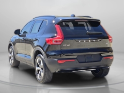 Volvo XC40 Plus B5 AWD 2026