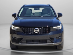 Volvo XC40 Plus B5 AWD 2026