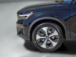 Volvo XC40 Plus B5 AWD 2026