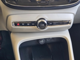 Volvo XC40 Plus B5 AWD 2026