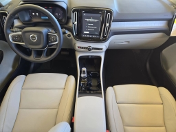 Volvo XC40 Plus B5 AWD 2026