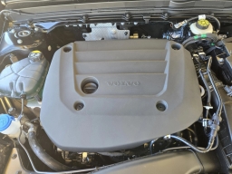 Volvo XC40 Plus B5 AWD 2026