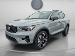 Volvo XC40 Plus B5 AWD 2026