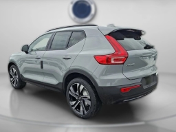 Volvo XC40 Plus B5 AWD 2026