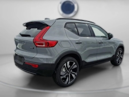 Volvo XC40 Plus B5 AWD 2026