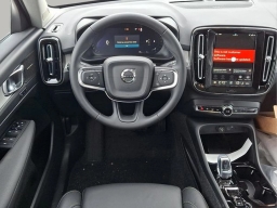 Volvo XC40 Plus B5 AWD 2026