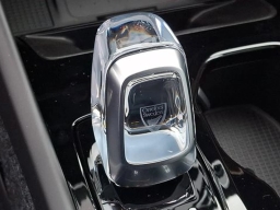 Volvo XC40 Plus B5 AWD 2026