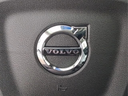 Volvo XC40 Plus B5 AWD 2026