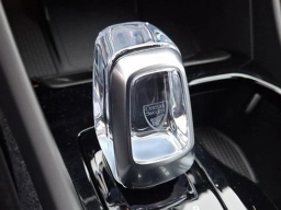 Volvo XC40 Plus B5 AWD 2026