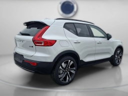 Volvo XC40 Plus B5 AWD 2026