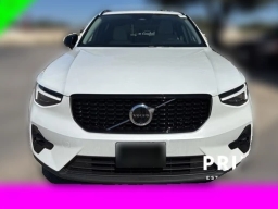Volvo XC40 Plus B5 AWD 2026