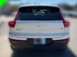 Volvo XC40 Plus B5 AWD 2026