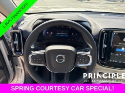 Volvo XC40 Plus B5 AWD 2026