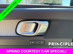 Volvo XC40 Plus B5 AWD 2026