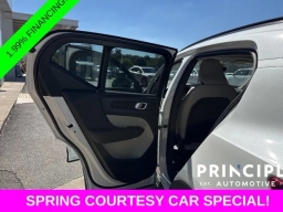 Volvo XC40 Plus B5 AWD 2026