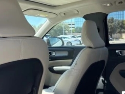 Volvo XC40 Plus B5 AWD 2026