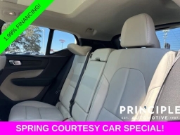 Volvo XC40 Plus B5 AWD 2026