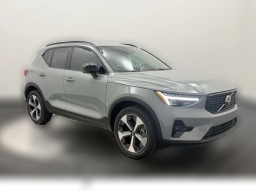 Volvo XC40 Plus B5 AWD 2026
