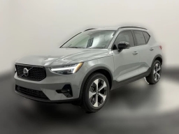 Volvo XC40 Plus B5 AWD 2026