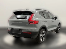 Volvo XC40 Plus B5 AWD 2026