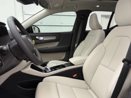 Volvo XC40 Plus B5 AWD 2026