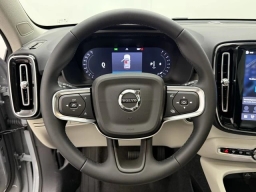 Volvo XC40 Plus B5 AWD 2026