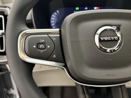 Volvo XC40 Plus B5 AWD 2026