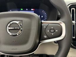 Volvo XC40 Plus B5 AWD 2026