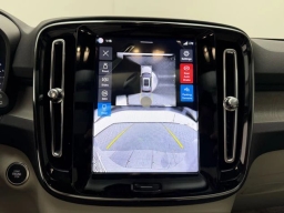 Volvo XC40 Plus B5 AWD 2026