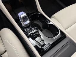 Volvo XC40 Plus B5 AWD 2026