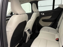 Volvo XC40 Plus B5 AWD 2026