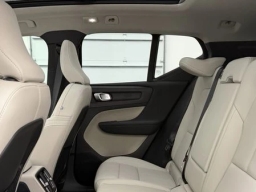 Volvo XC40 Plus B5 AWD 2026