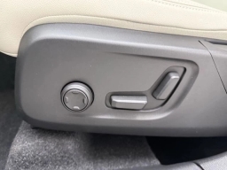 Volvo XC40 Plus B5 AWD 2026