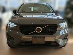 Volvo XC40 Plus B5 AWD 2026