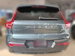 Volvo XC40 Plus B5 AWD 2026