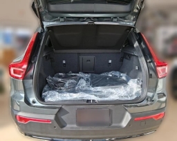 Volvo XC40 Plus B5 AWD 2026