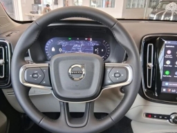 Volvo XC40 Plus B5 AWD 2026