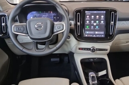 Volvo XC40 Plus B5 AWD 2026