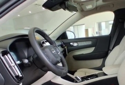 Volvo XC40 Plus B5 AWD 2026