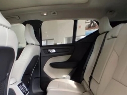 Volvo XC40 Plus B5 AWD 2026