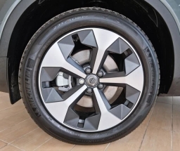 Volvo XC40 Plus B5 AWD 2026