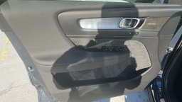 Volvo XC40 Plus B5 AWD 2026