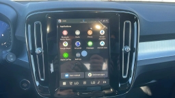 Volvo XC40 Plus B5 AWD 2026