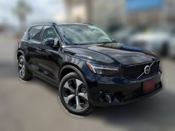 Volvo XC40 Plus B5 AWD 2026